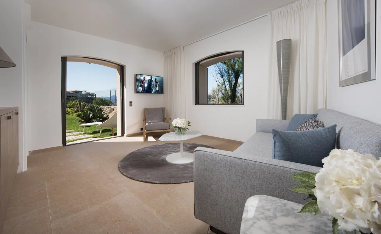Villa Water's Edge, Saint-Tropez Luxury Holiday Home for Rent / Casol